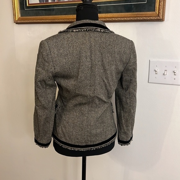 Banana Republic Fully Lined Wool Blazer with Faux Pockets with Trim, Sz. 4. - Picture 9 of 14